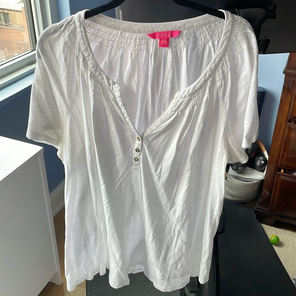 Lilly Pulitzer White Cotton Tee with Gold Buttons XXL